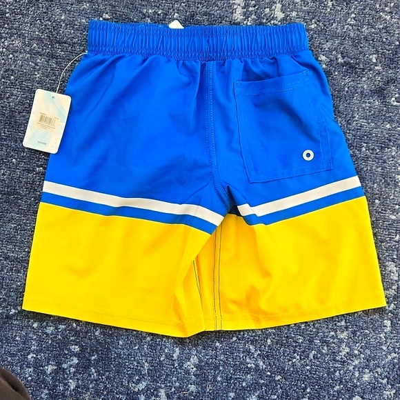 Tommy Bahama 5/6 boy Swim trunks - Picture 2 of 3